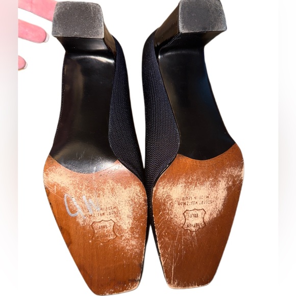 Navy & Black Stuart Weitzman 1990s Square Toe Pump - Picture 4 of 4